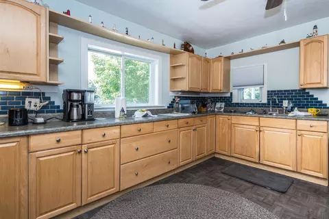 Kitchen - 610 E Main St, Poultney, VT 05764 photo 3 of 4
