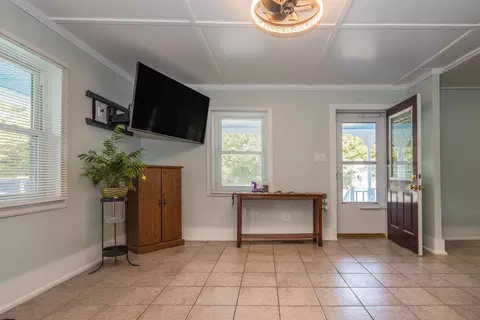 Entry Way - 610 E Main St, Poultney, VT 05764 photo 1 of 4