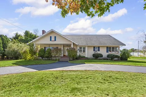 3 Stackpole Rd, Somersworth, NH 03878