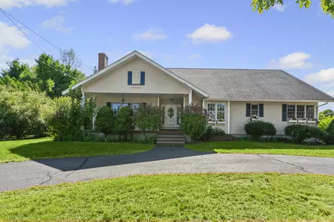 3 Stackpole Rd, Somersworth, NH 03878