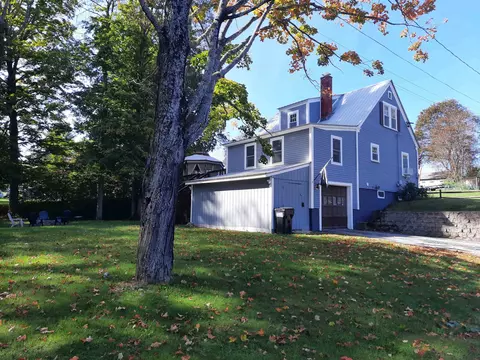 38 Highland Ave, Claremont, NH 03743