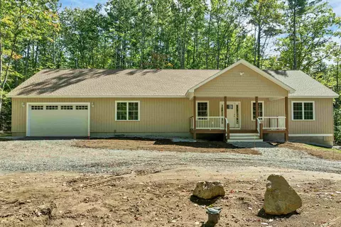 44 Lincoln Dr, Moultonborough, NH 03254