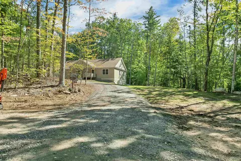 44 Lincoln Dr, Moultonborough, NH 03254