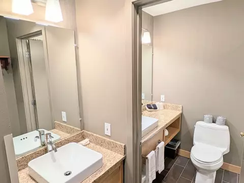 Bath - 228 E Mountain Rd #LL DUP GRAND HOTEL 108/110 I, Killington, VT 05751 photo 4 of 4
