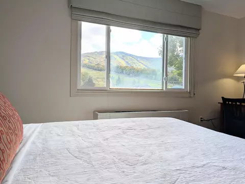 Bedroom - 228 E Mountain Rd #LL DUP GRAND HOTEL 108/110 I, Killington, VT 05751 photo 1 of 7