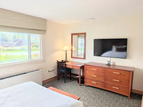 Bedroom - 228 E Mountain Rd #LL DUP GRAND HOTEL 108/110 I, Killington, VT 05751 photo 2 of 7