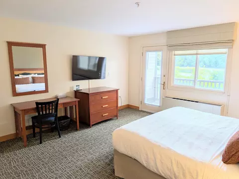 Bedroom - 228 E Mountain Rd #LL DUP GRAND HOTEL 108/110 I, Killington, VT 05751 photo 4 of 7