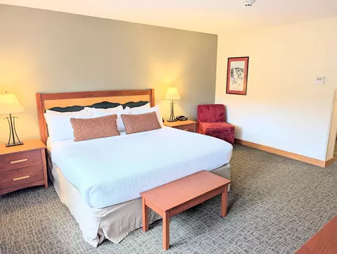 Bedroom - 228 E Mountain Rd #LL DUP GRAND HOTEL 108/110 I, Killington, VT 05751 photo 5 of 7