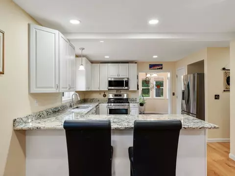Kitchen - 4 Baker Ln, Milton, VT 05468 photo 5 of 6