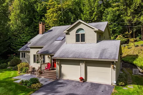 382 Morgan Rd, Hartford, VT 05059