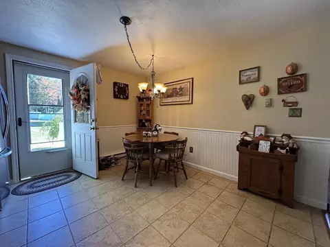 Dining - 4 Michael Ave, Derry, NH 03038 photo 1 of 1
