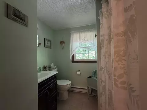 Bath - 4 Michael Ave, Derry, NH 03038 photo 2 of 2