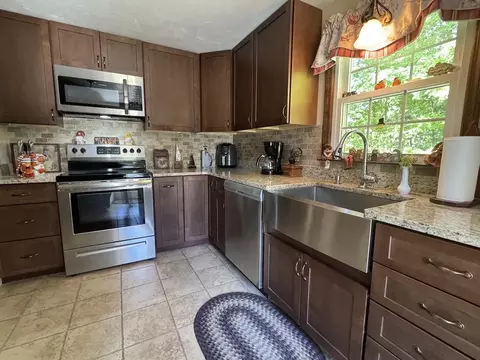 Kitchen - 4 Michael Ave, Derry, NH 03038 photo 1 of 4