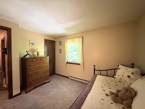 Bedroom - 4 Michael Ave, Derry, NH 03038 photo 3 of 5