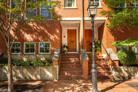 20 Porter St, Portsmouth, NH 03801