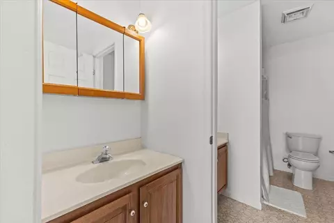 Bath - 353 Northview Ct, Williston, VT 05495 photo 1 of 4