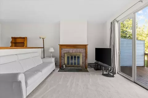Living - 353 Northview Ct, Williston, VT 05495 photo 1 of 4