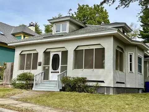 59 Riverview Pl, Manchester, NH 03104