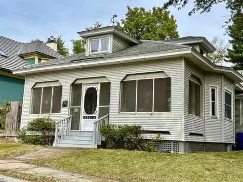 59 Riverview Pl, Manchester, NH 03104