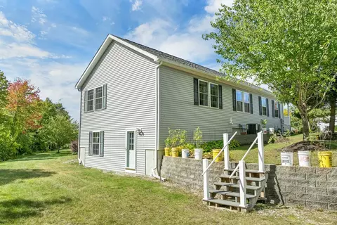 Exterior - 63 Sagewood Cir, Hooksett, NH 03106 photo 4 of 5