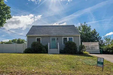 26 Saint Josephs Dr, Nashua, NH 03060