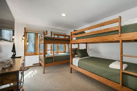 Bedroom - 4 Mountainview Rd #4L, Bartlett, NH 03812 photo 8 of 12