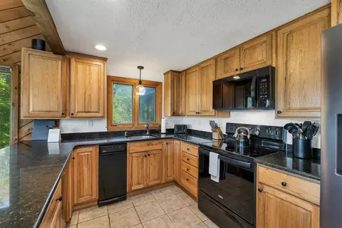 Kitchen - 4 Mountainview Rd #4L, Bartlett, NH 03812 photo 3 of 6