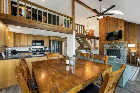 Dining - 4 Mountainview Rd #4L, Bartlett, NH 03812 photo 4 of 8