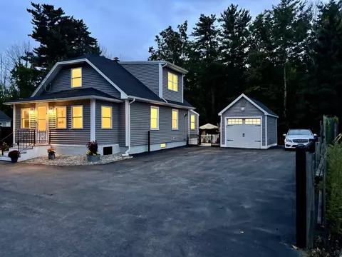 158 E Main St, Hampstead, NH 03826