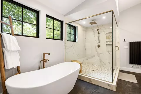 Bath - 53 Spring Rd, Rye, NH 03870 photo 4 of 6