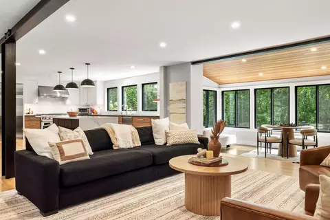 Living - 53 Spring Rd, Rye, NH 03870 photo 4 of 6