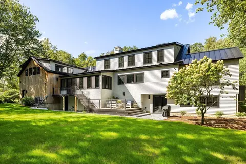 Exterior - 53 Spring Rd, Rye, NH 03870 photo 2 of 8