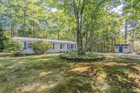 34 Forest Brook Dr, Barrington, NH 03825