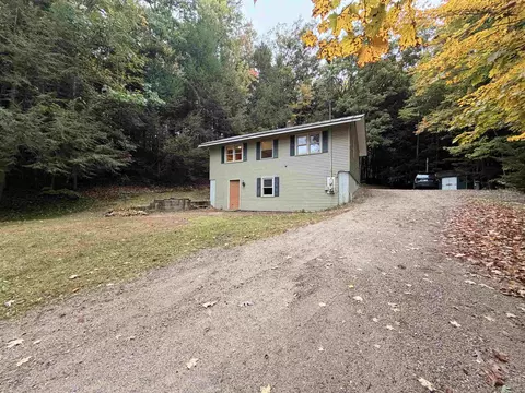 1 Oak Cir, Winchester, NH 03470