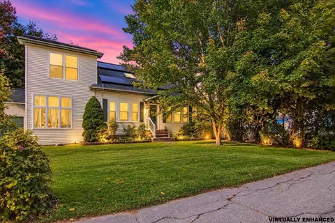 5 Merrimack St, Hudson, NH 03051
