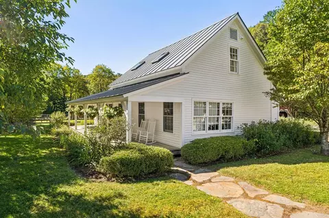 1245 Houghtonville Rd, Grafton, VT 05146