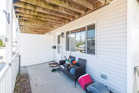 Exterior - 18 Whitten St #B, Hampton, NH 03842 photo 4 of 4