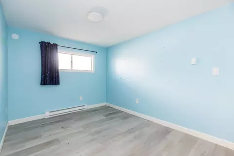 Bedroom - 18 Whitten St #B, Hampton, NH 03842 photo 3 of 4