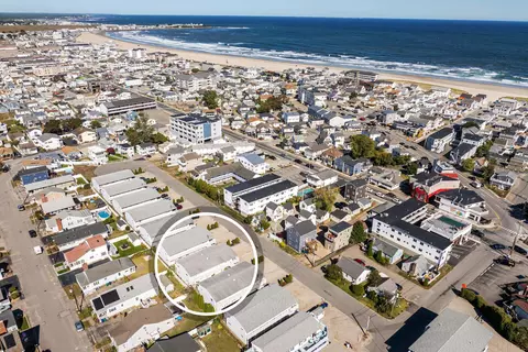 View/Area - 18 Whitten St #B, Hampton, NH 03842 photo 2 of 5