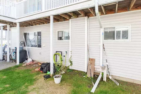 Exterior - 18 Whitten St #B, Hampton, NH 03842 photo 1 of 4