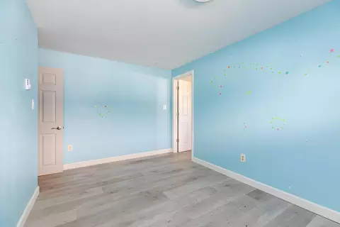 Bedroom - 18 Whitten St #B, Hampton, NH 03842 photo 4 of 4