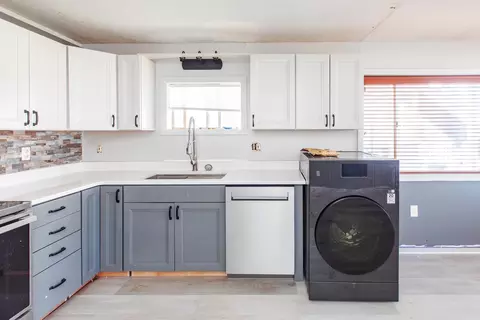 Kitchen - 18 Whitten St #B, Hampton, NH 03842 photo 3 of 3