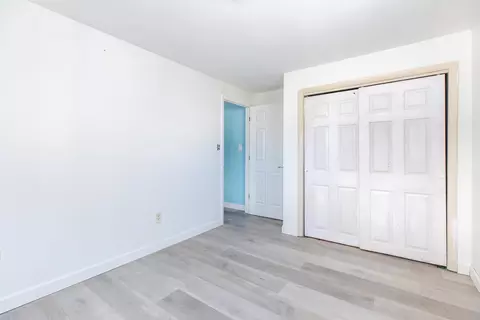Bedroom - 18 Whitten St #B, Hampton, NH 03842 photo 2 of 4