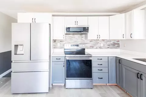 Kitchen - 18 Whitten St #B, Hampton, NH 03842 photo 1 of 3