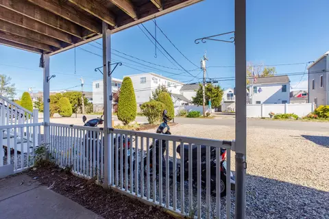 Exterior - 18 Whitten St #B, Hampton, NH 03842 photo 2 of 4