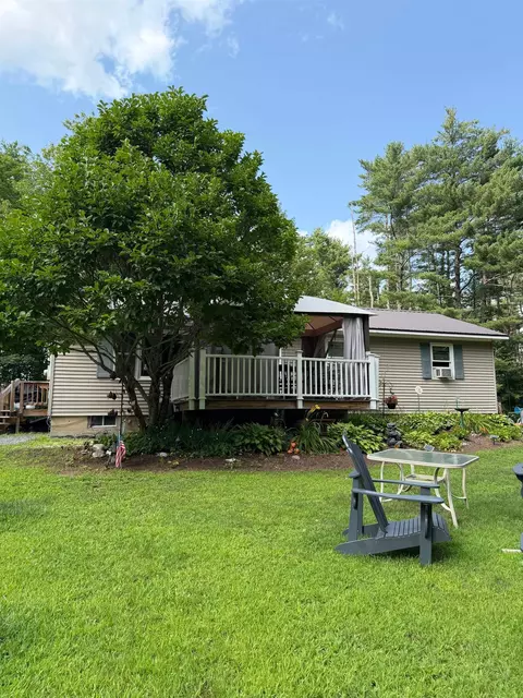 1696 Vt Route 104 Rte, Cambridge, VT 05444