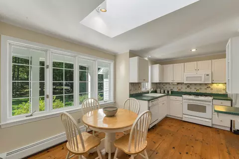 Kitchen - 21 Pointe Sewall Rd, Wolfeboro, NH 03894 photo 4 of 5