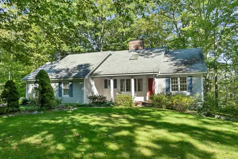 21 Pointe Sewall Rd, Wolfeboro, NH 03894