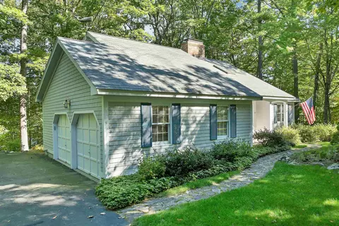 Exterior - 21 Pointe Sewall Rd, Wolfeboro, NH 03894 photo 3 of 11