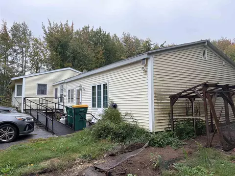 784 Portland St, Rochester, NH 03868